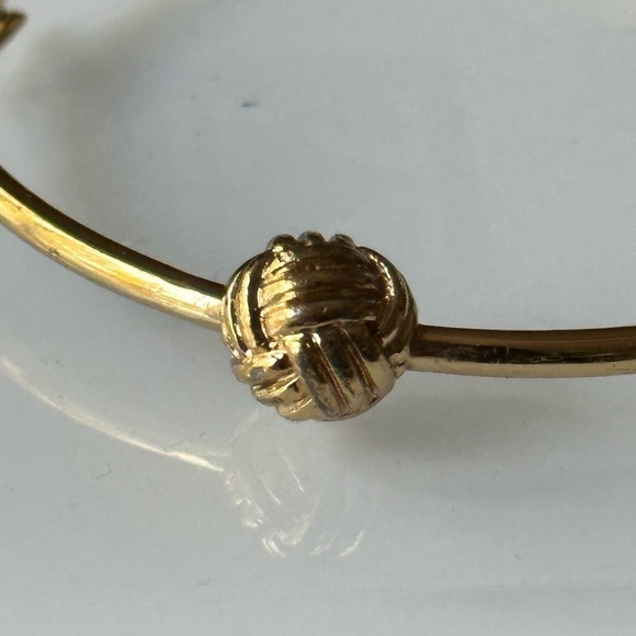 Kate Spade Gold Tone Knot Bracelet With Magnetic Hook Closure Elegant Classy - Picture 3 of 7